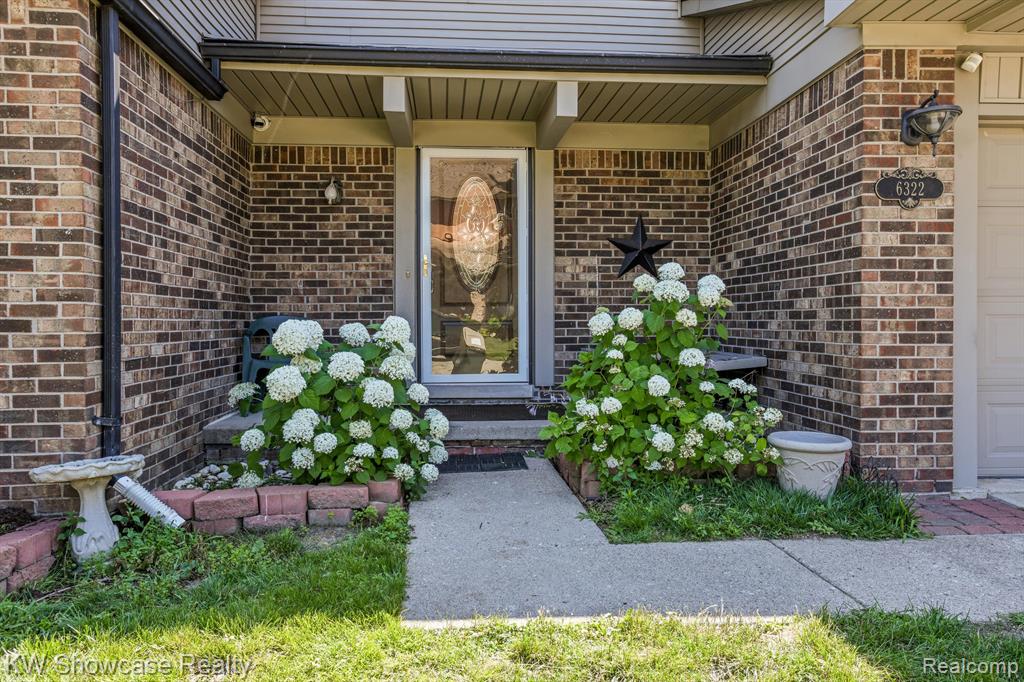 6322 CLARENDON Drive, Canton, MI 48187 — Photo 3