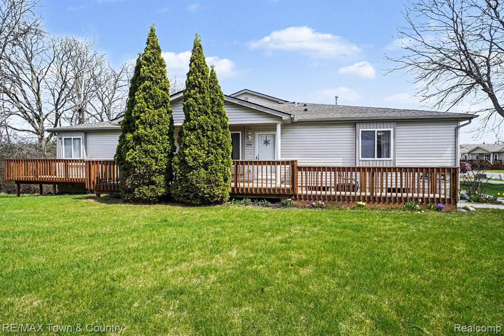 9358 Parkview Circle, Grand Blanc, MI 48439 — Photo 23