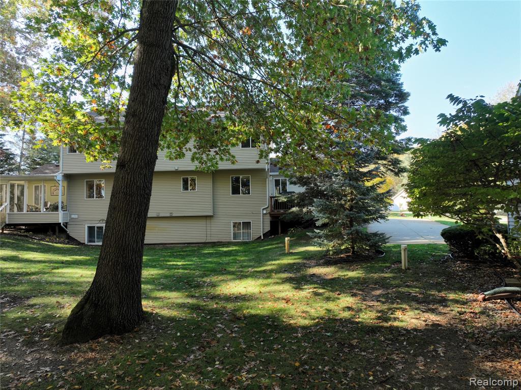 8883 Redstone Drive, 2, Pinckney, MI 48169 — Photo 30