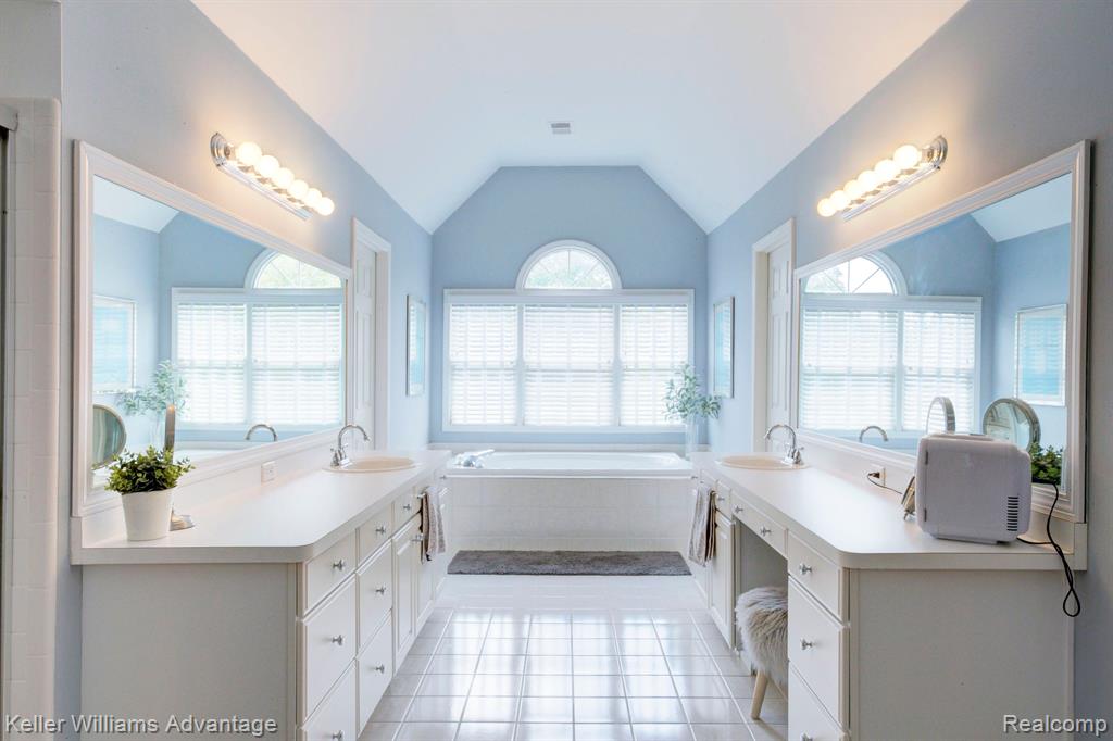 47694 EDINBURGH Drive, Plymouth, MI 48170 — Photo 56