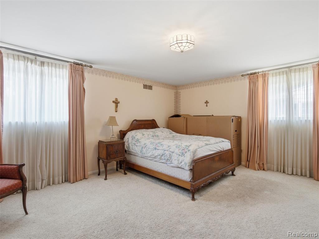 883 Briarcliff Drive, Grosse Pointe, MI 48236 — Photo 32