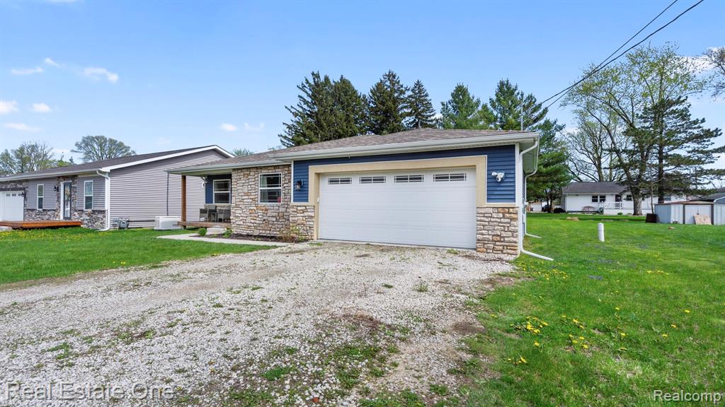 15586 Pine Street, Monroe, MI 48161 — Photo 2