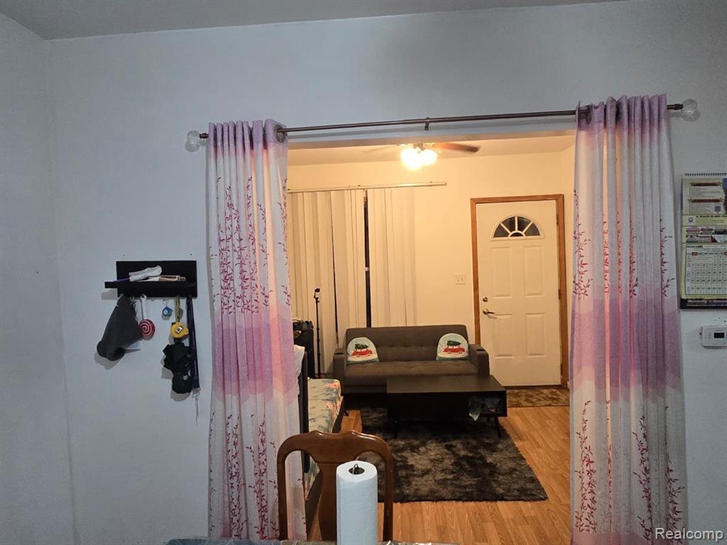 11412 McDougall Street, Hamtramck, MI 48212 — Photo 17