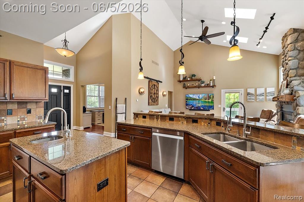 7707 Darcy Lane, Clarkston, MI 48348 — Photo 9