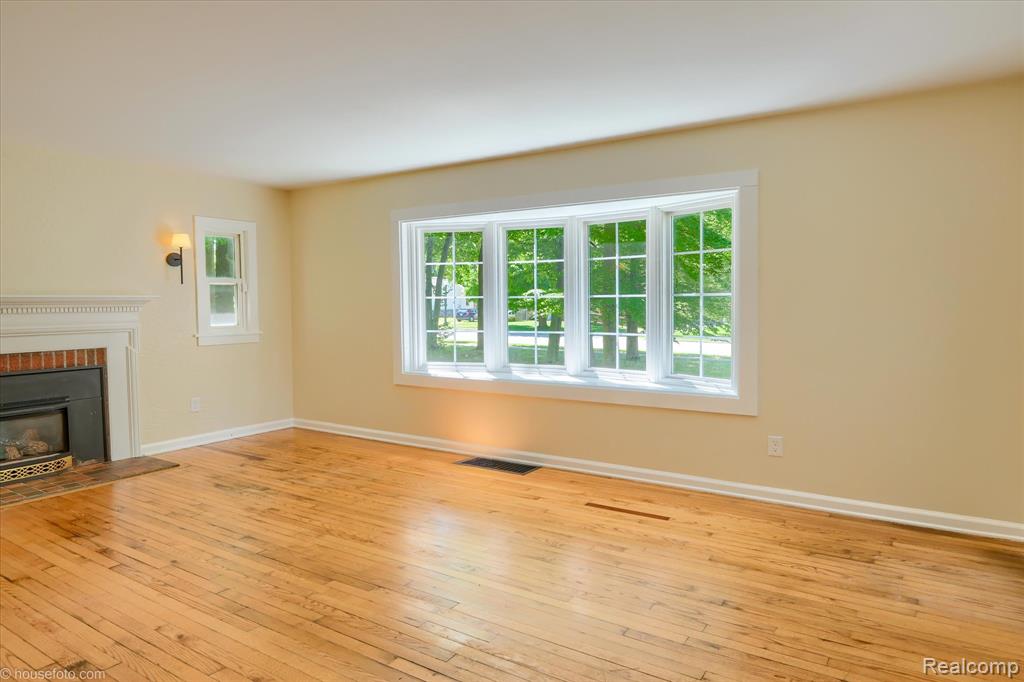 580 N Almont Avenue, Imlay City, MI 48444 — Photo 7
