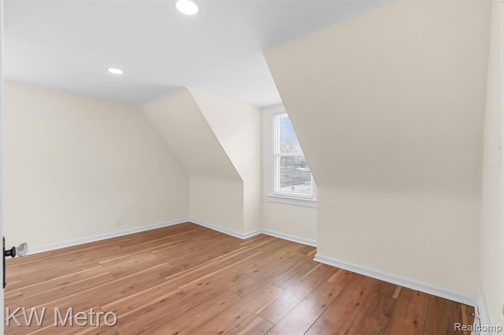 8135 REPUBLIC Avenue, Warren, MI 48089 — Photo 17