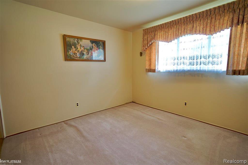 13325 Iowa Drive, Warren, MI 48088 — Photo 11