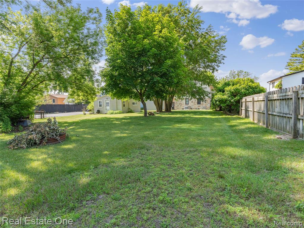 5065 Girard Drive, Pinckney, MI 48169 — Photo 29