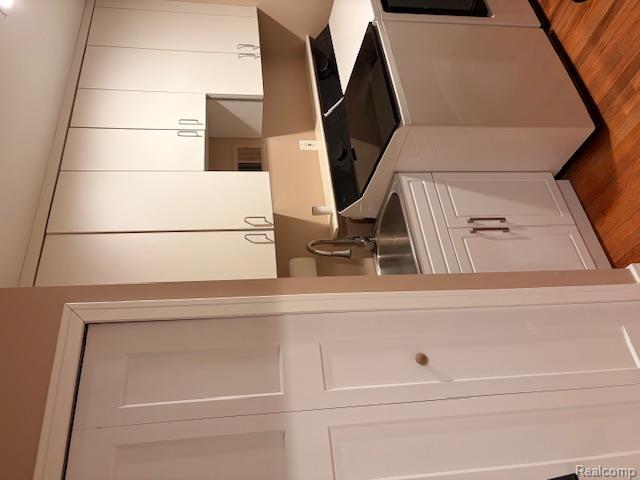 5541 W Walnut Circle W Circle, West Bloomfield, MI, 00000