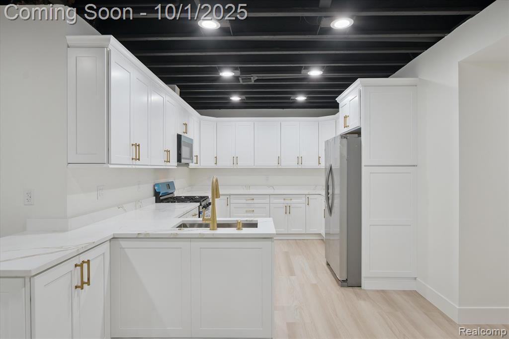 46676 Grand Oak Court, Canton, MI 48187 — Photo 35