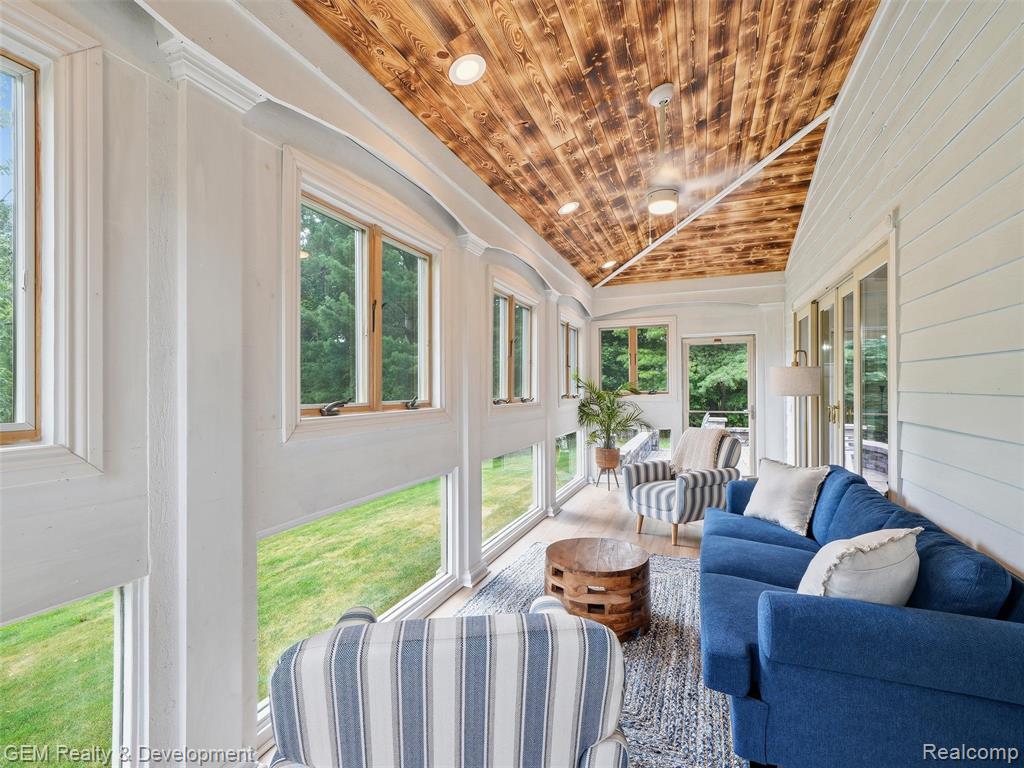 45625 W 9 Mile Road, Novi, MI — Photo 31