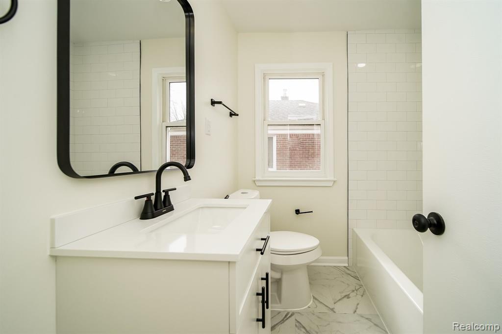 6855 KINGSBURY Street, Dearborn Heights, MI 48127 — Photo 33