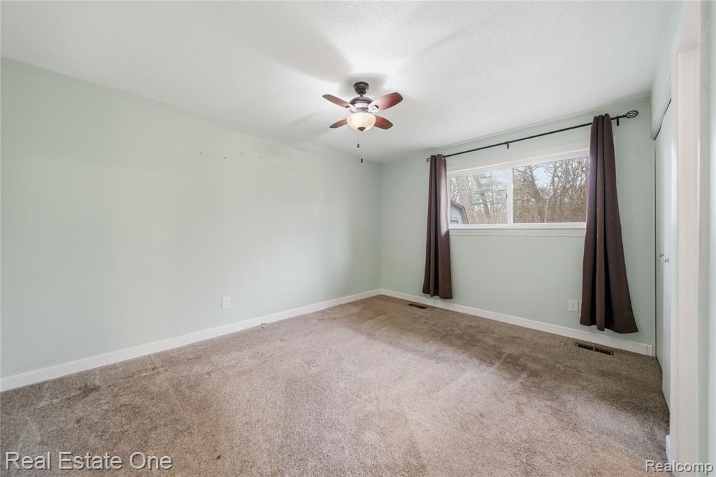 2276 Lakewood Way, Pinckney, MI 48169 — Photo 18