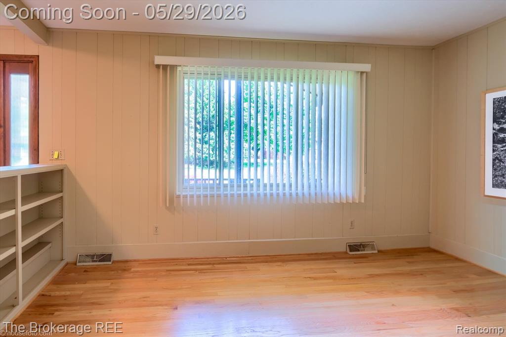 6933 Hubbard Hills Drive, Clarkston, MI 48348 — Photo 15