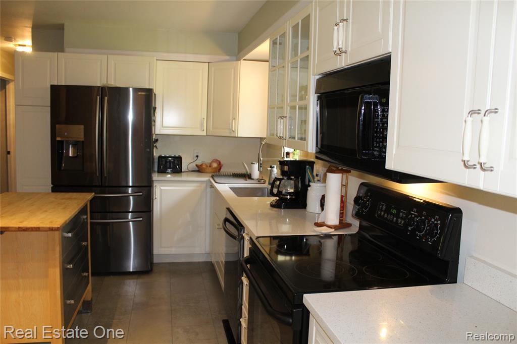 1425 N Alstott Drive, Howell, MI 48843 — Photo 7