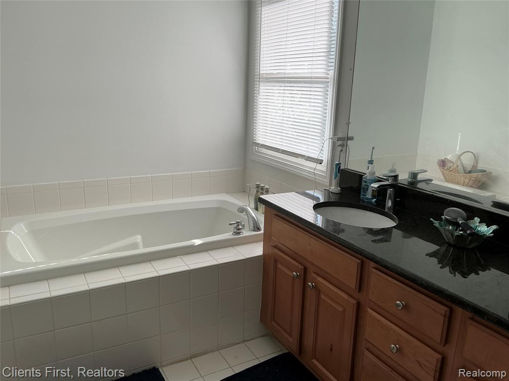 41074 Scarborough Lane, Novi, MI — Photo 62
