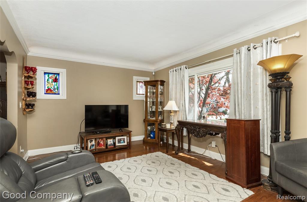 559 E Harry Avenue, Hazel Park, MI 48030 — Photo 5