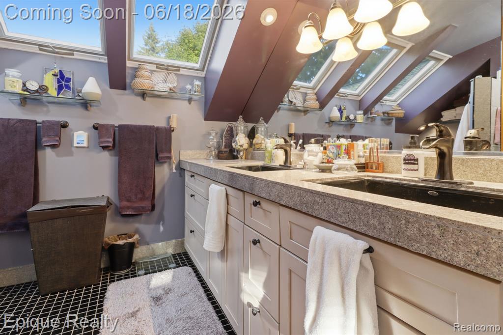 21085 Metroview Road, Farmington, MI 48335 — Photo 26
