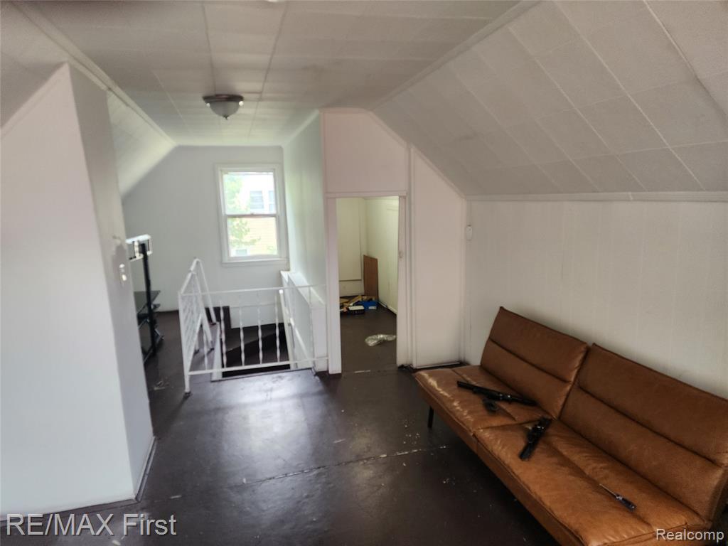 8638 HEYDEN Street, Detroit, MI 48228 — Photo 19