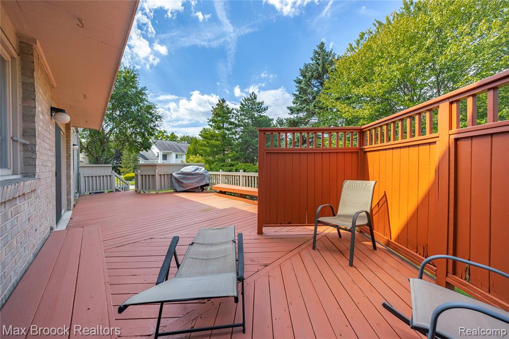 6684 Stonebridge E, West Bloomfield, MI — Photo 56
