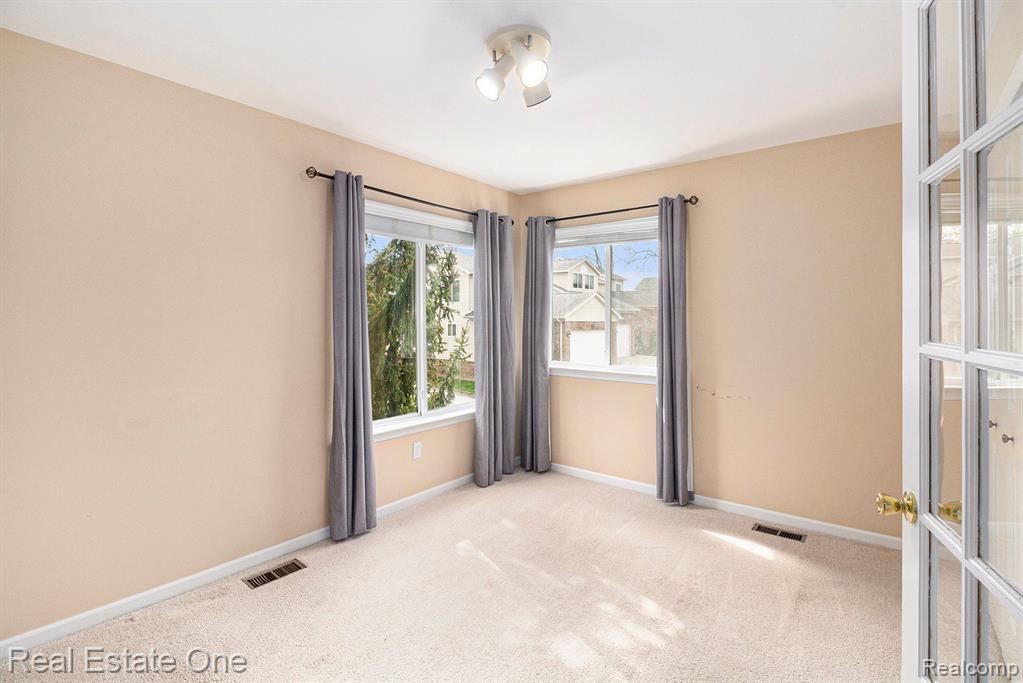 520 N REESE Street, South Lyon, MI 48178 — Photo 17