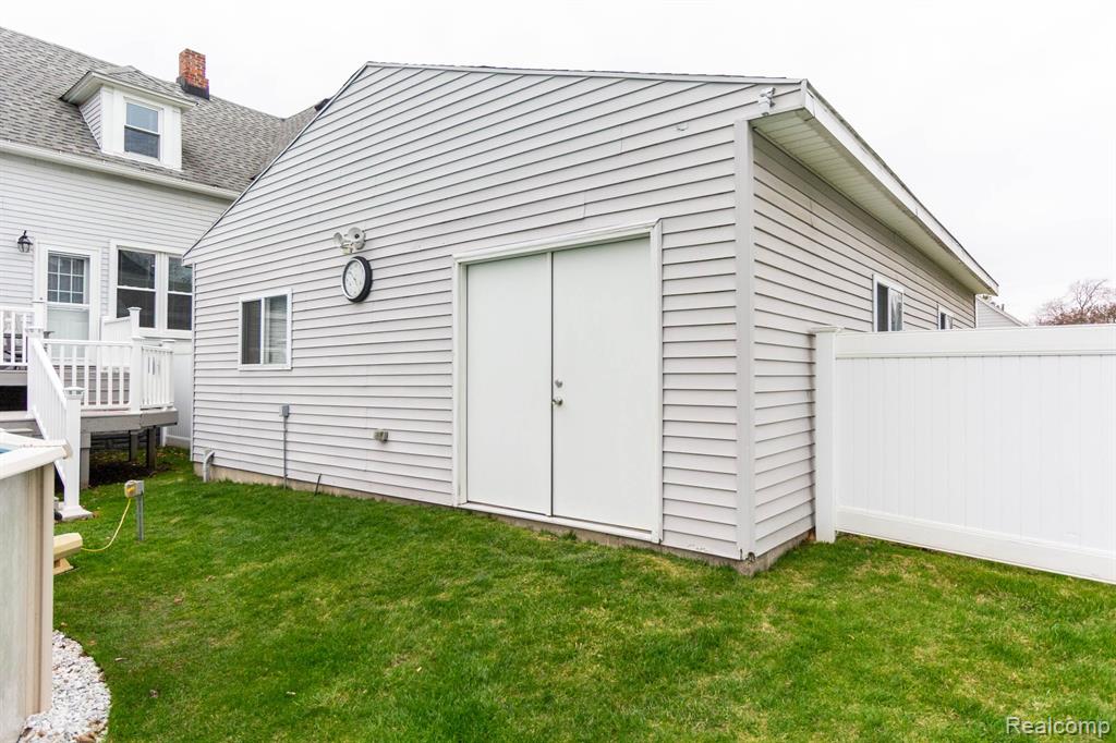 843 CHERRY Street, Wyandotte, MI 48192 — Photo 44