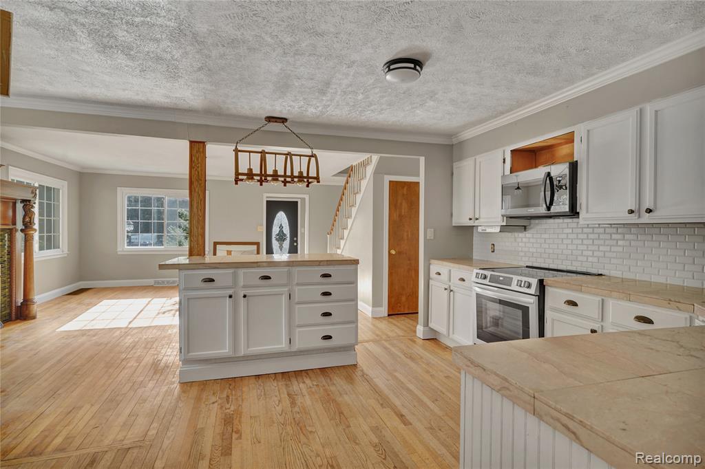 2476 Vandekarr Road, Owosso, MI 48867 — Photo 14