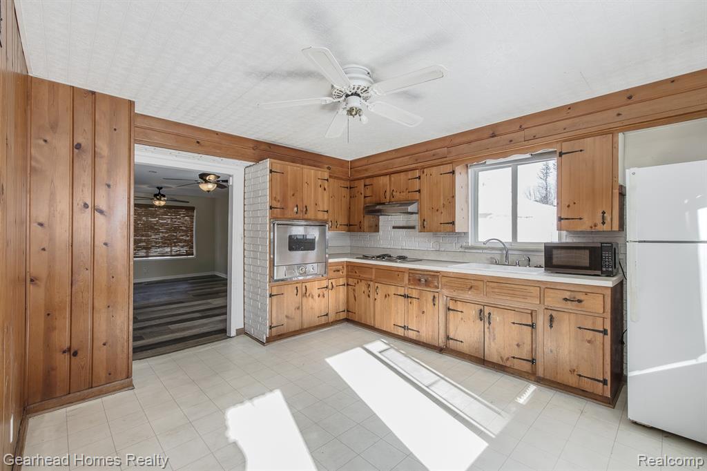 2340 Rollins Street, Grand Blanc, MI 48439 — Photo 15