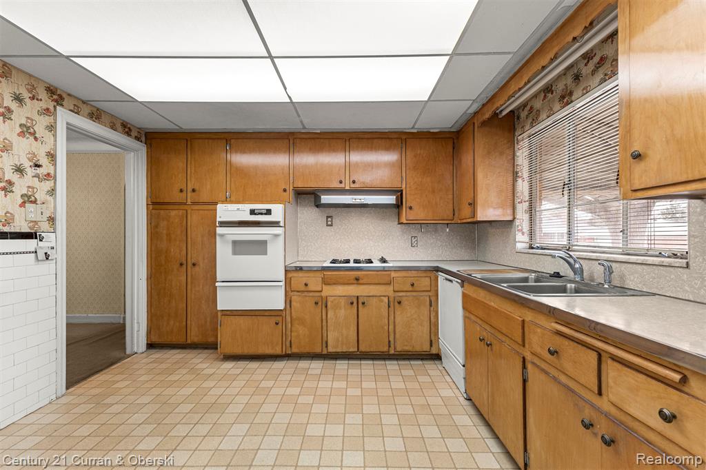 7502 Coolidge, Center Line, MI 48015 — Photo 15