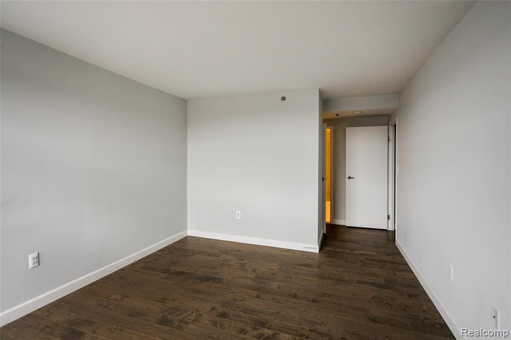 250 E Harbortown Drive, 508, Detroit, MI 48207 — Photo 17