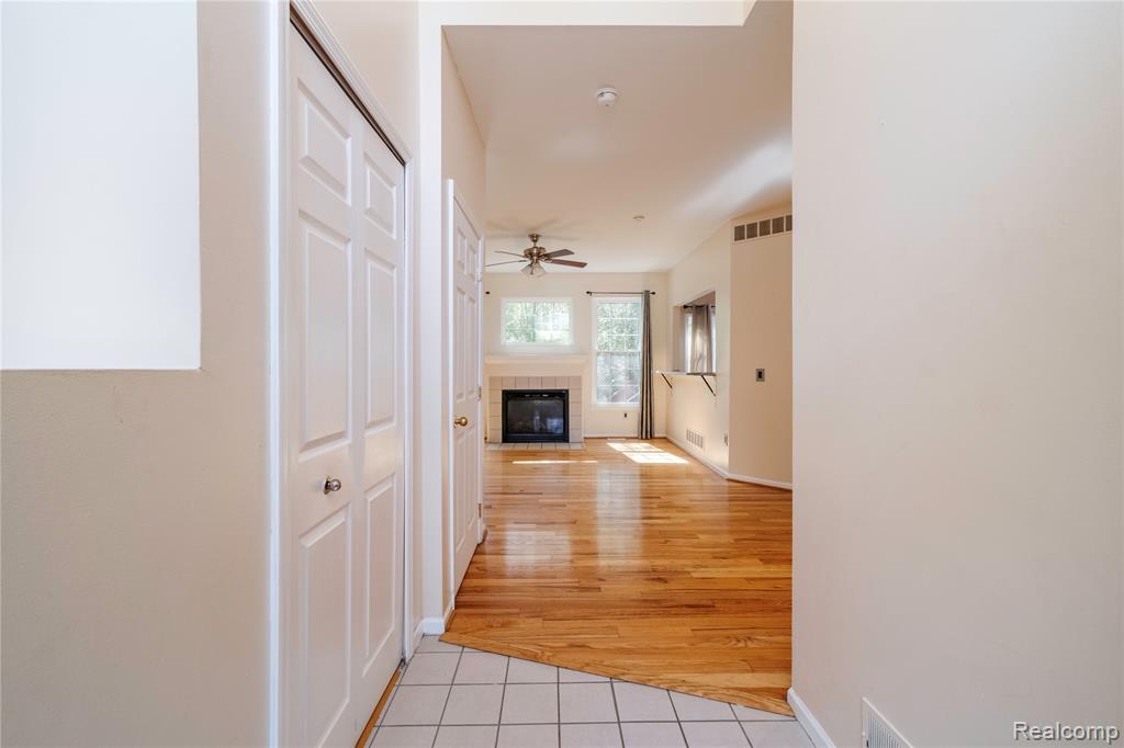 550 Concord Drive, 75, Canton, MI 48188 — Photo 3