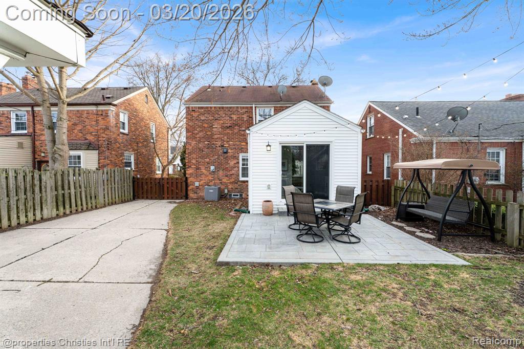 1922 Norwood Drive, Grosse Pointe Woods, MI 48236 — Photo 38