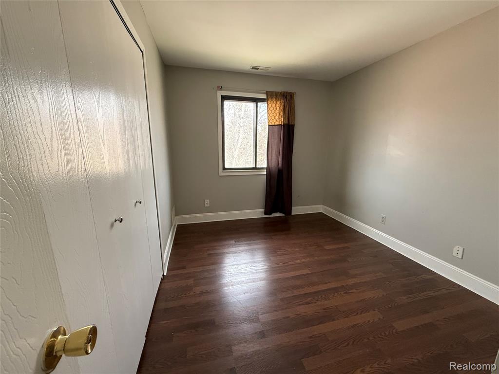 7624 Manor Circle, Westland, MI — Photo 12
