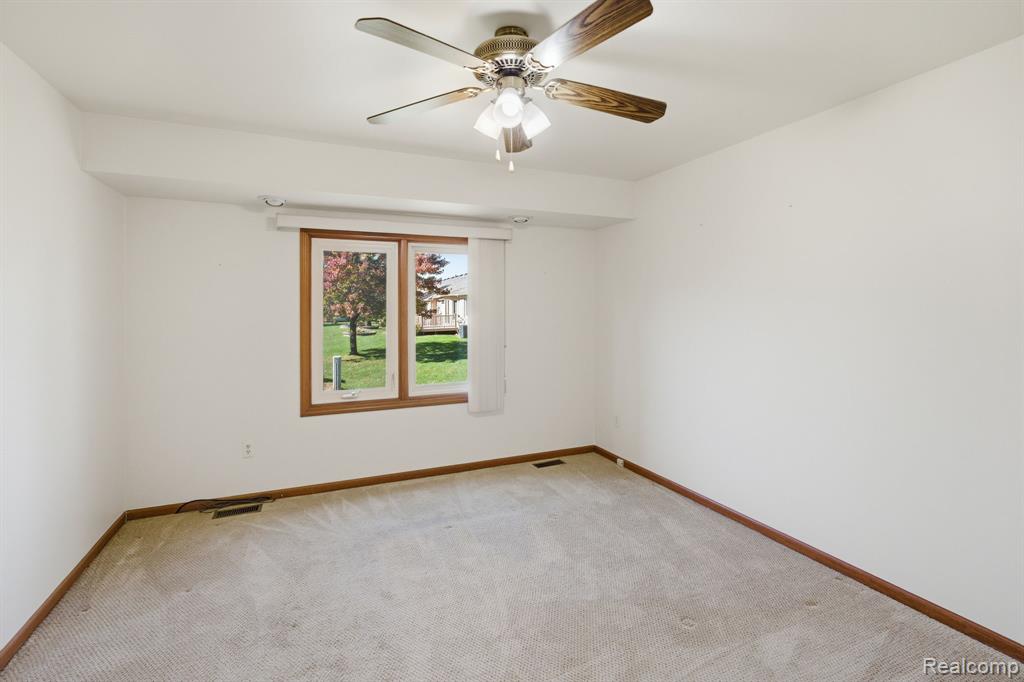 41217 Fortuna Drive E, Clinton Twp, MI 48038 — Photo 15