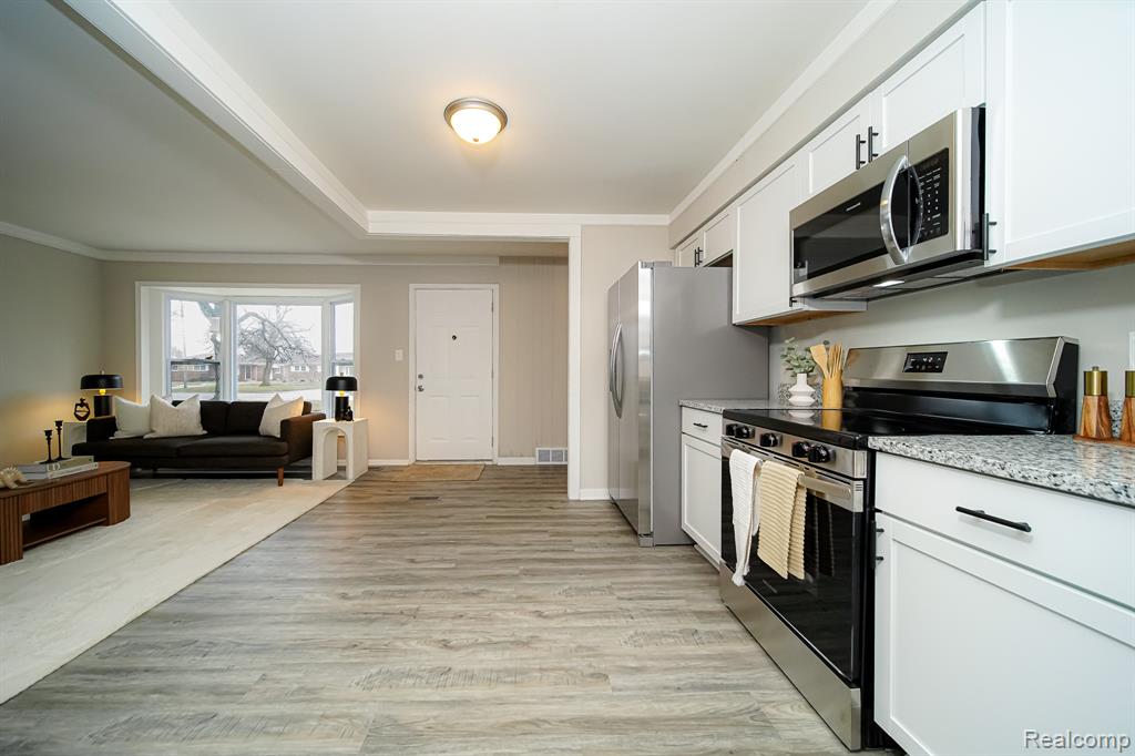 30644 HAYES Road, Roseville, MI 48066 — Photo 24