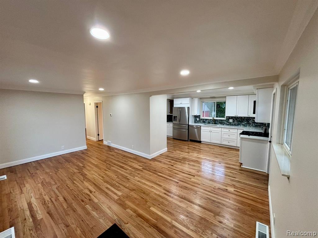 53230 LUANN Drive, Shelby Twp, MI 48316 — Photo 12
