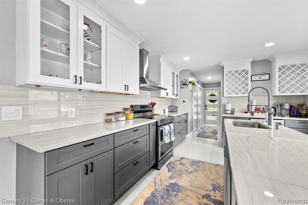 4255 Lakewood Drive, Waterford, MI 48329 — Photo 11