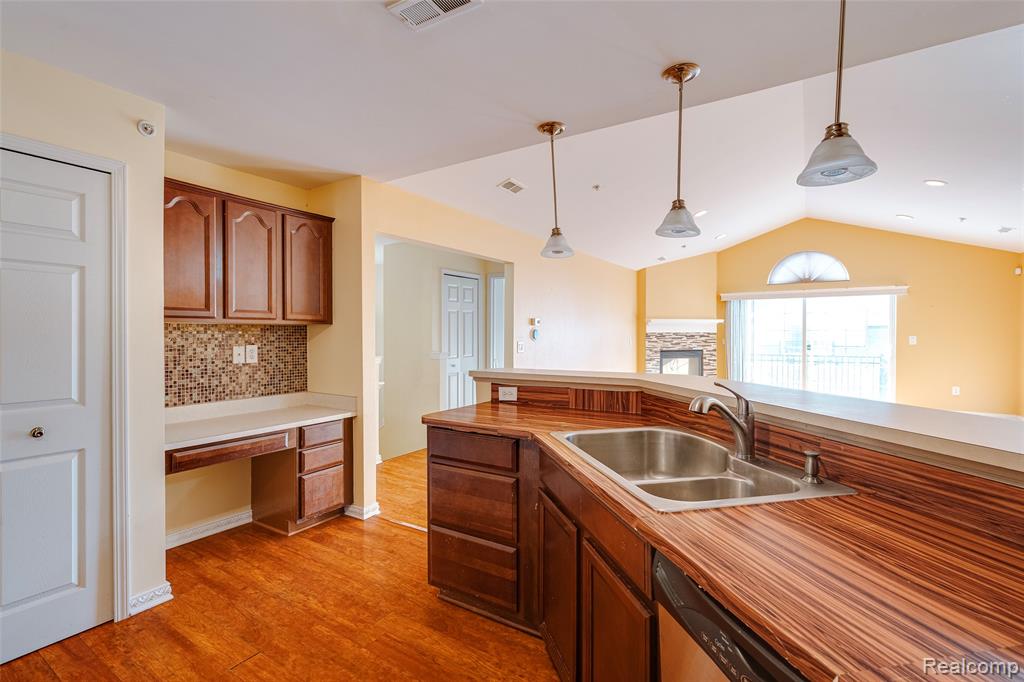 31204 Alexa Drive, Commerce Twp, MI 48390 — Photo 14