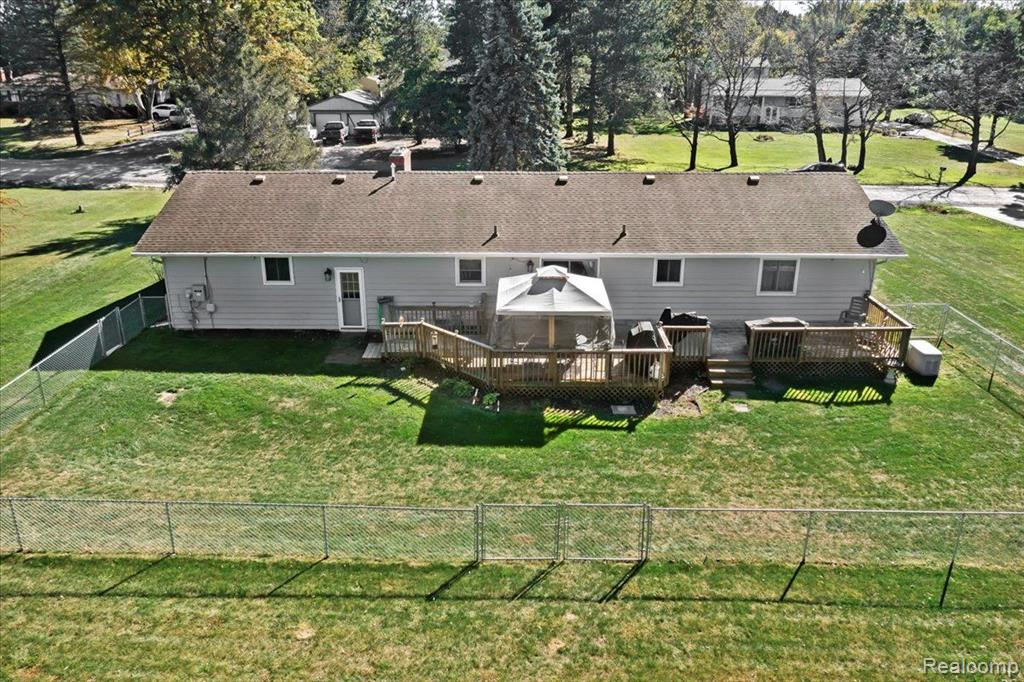 7677 MCCLEMENTS Road, Brighton, MI 48114 — Photo 22