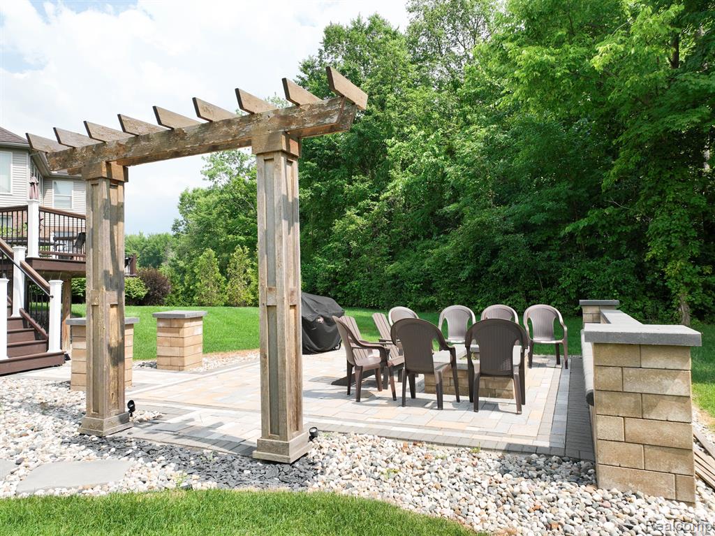 50736 SEVILLA Circle, Novi, MI — Photo 57