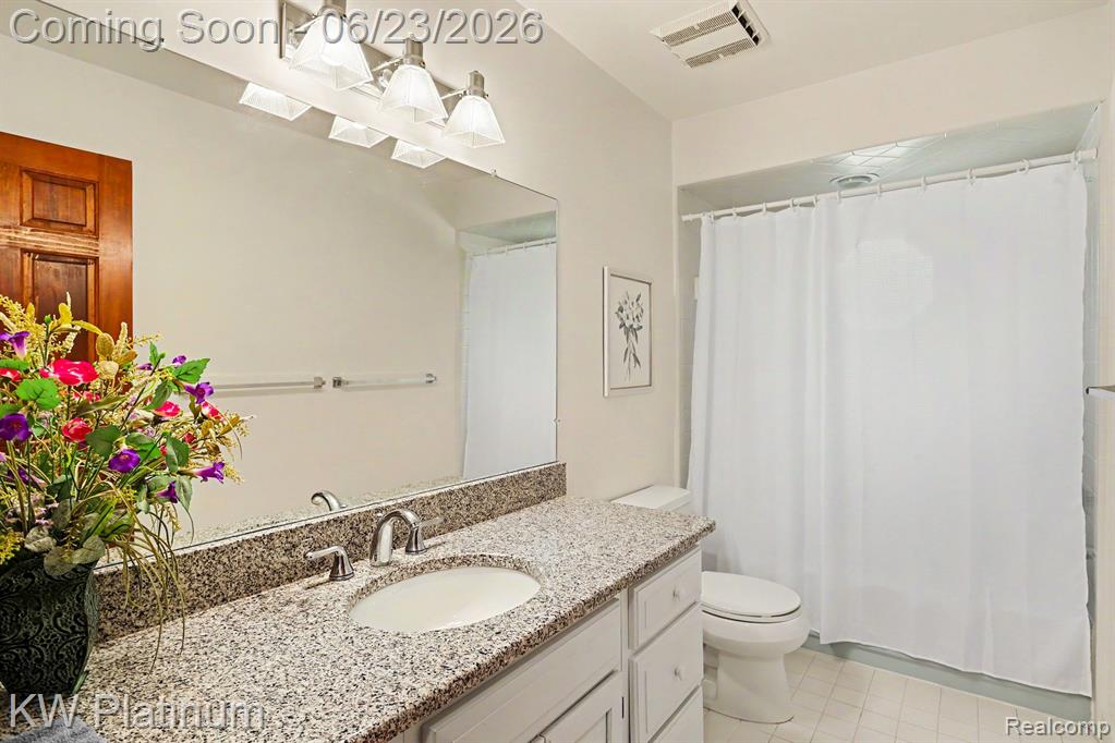 41945 Hillview Drive, Sterling Heights, MI 48314 — Photo 22