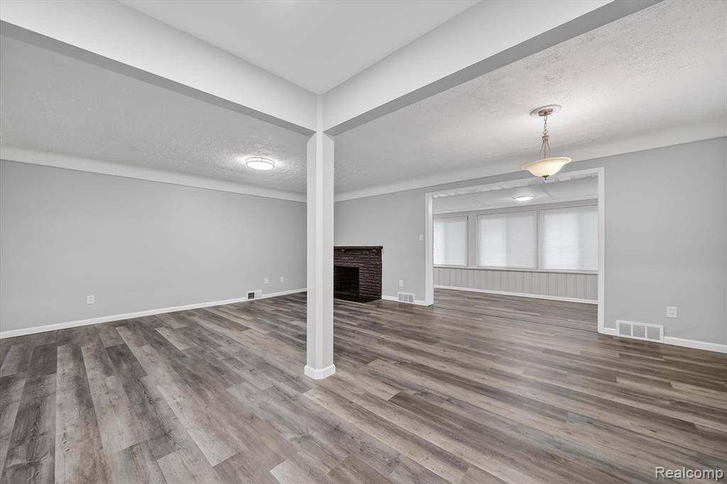 9289 Marion Crescent, Redford, MI 48239 — Photo 9