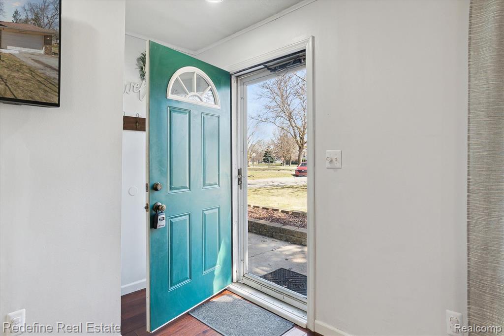 8272 W Huron Court, White Lake, MI — Photo 5