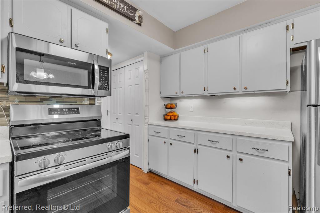 8722 WOODSHIRE Drive, White Lake, MI — Photo 19