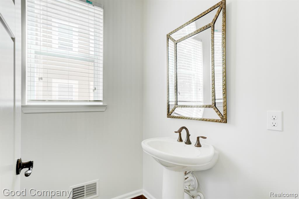 820 Baldwin Avenue, Royal Oak, MI 48067 — Photo 14