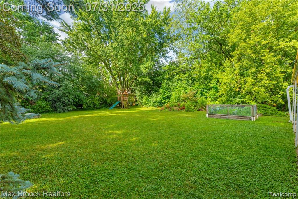 536 Fox River Drive, Bloomfield Hills, MI 48304 — Photo 31