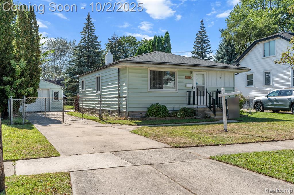 8610 Central, Center Line, MI 48015 — Photo 2
