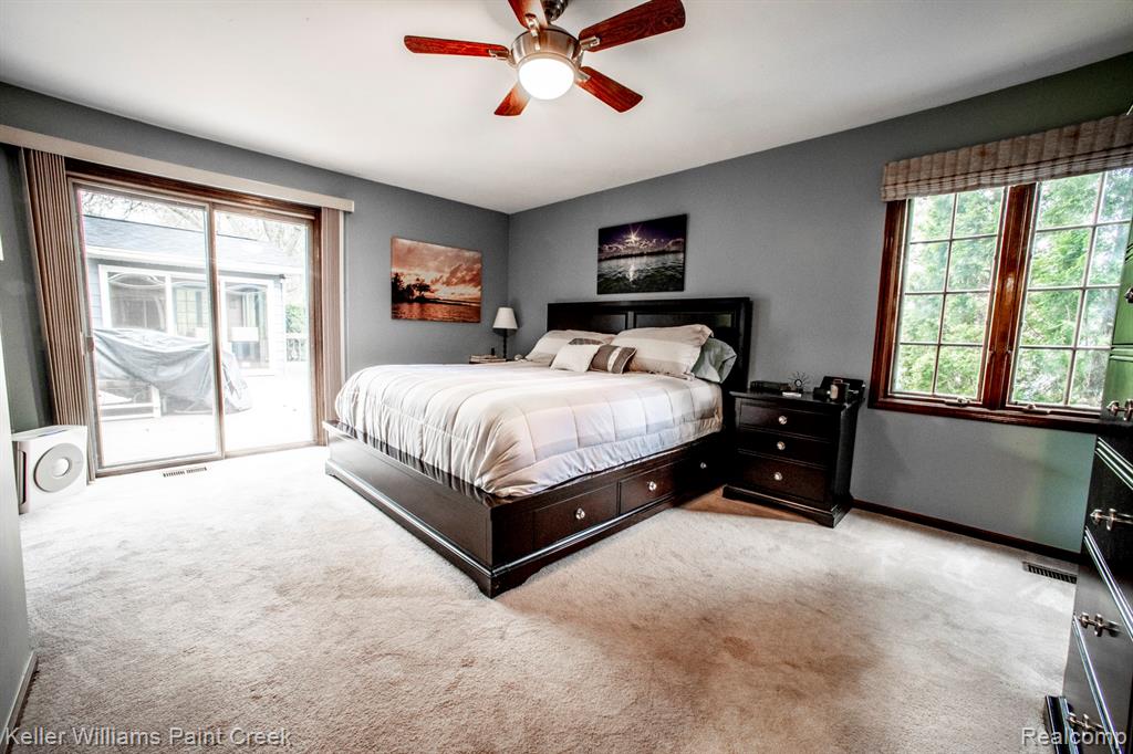 939 Biggers Court, Rochester Hills, MI 48309 — Photo 14