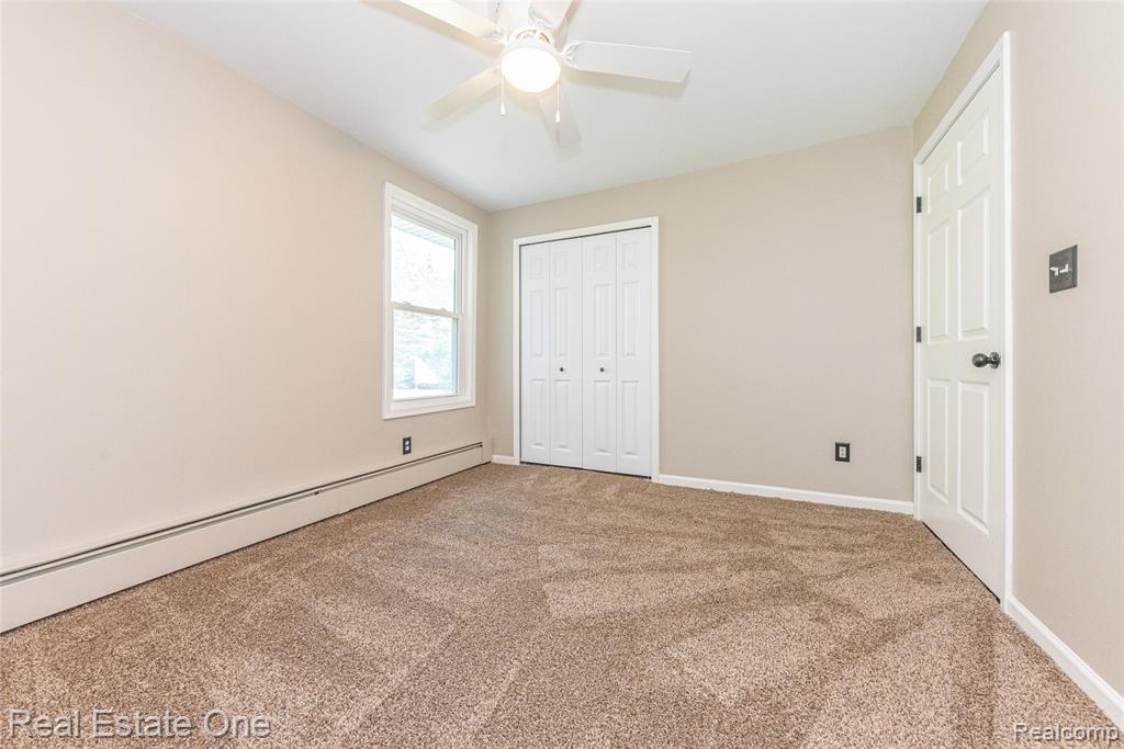 912 N Wixom Road, Wixom, MI 48393 — Photo 34