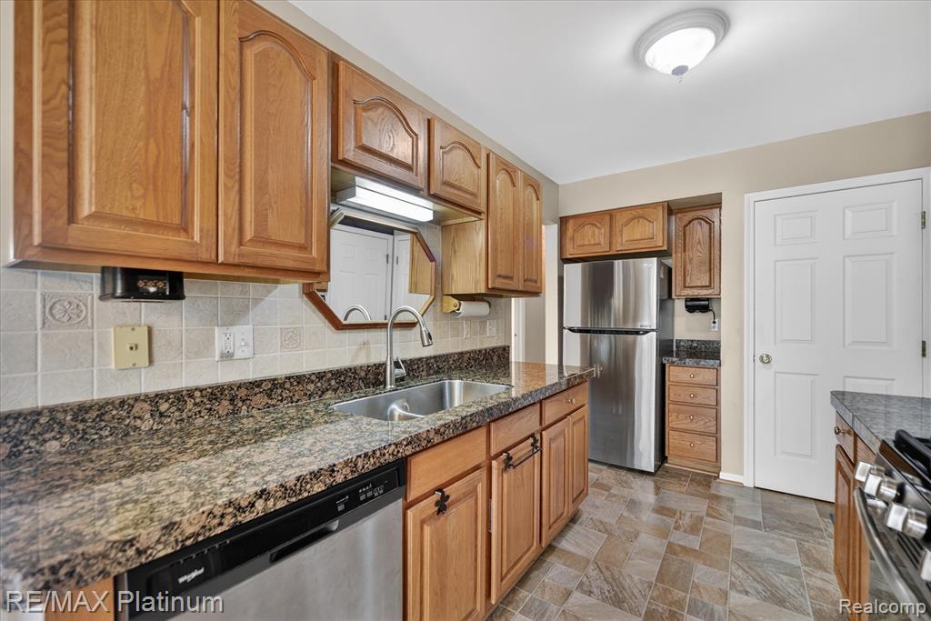 728 Griswold Street, Howell, MI 48843 — Photo 10